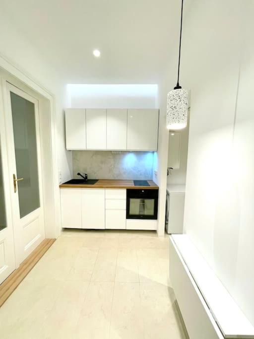 Fantastic Location! Superhost 5 Star * Praga